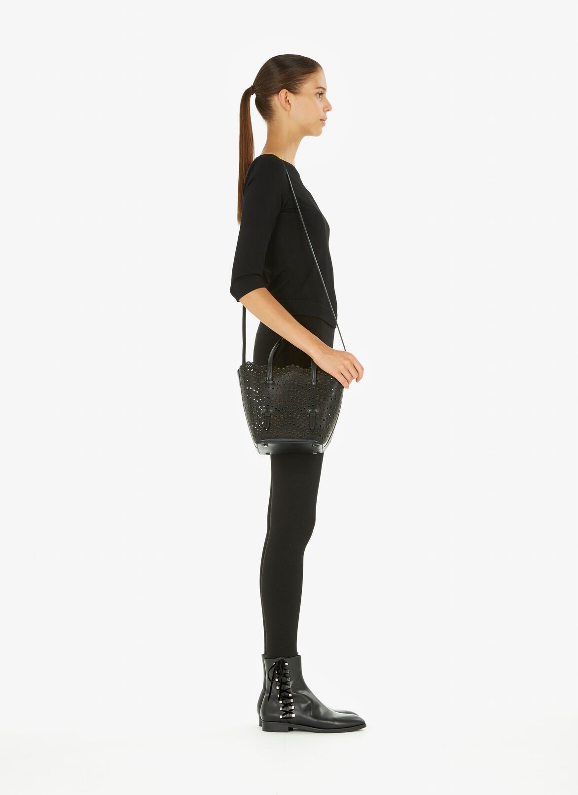 Nicole 17 Tote Bag ALAÏA BLACK NICOLE 17 TOTE BAG